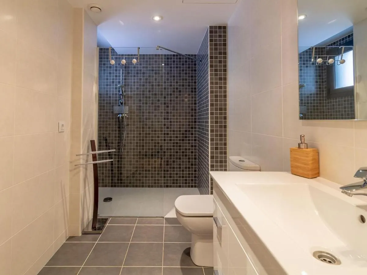 Apartamento De Lujo Frente Al Mar En Playa De La Tonyines, 3 Habitaciones, Terraza, Garaje Y Mas - Es-228-127 Llança